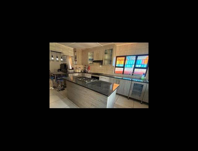 3 BEDROOM HOUSE FOR SALE IN NEWLANDS